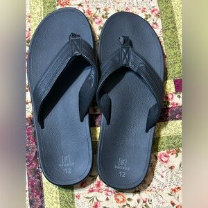 Men’s George flip flops